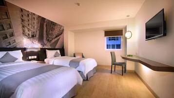 Minibar, in-room safe, desk, free WiFi