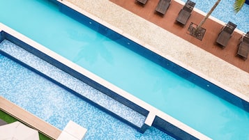 4 indoor pools, pool umbrellas, pool loungers