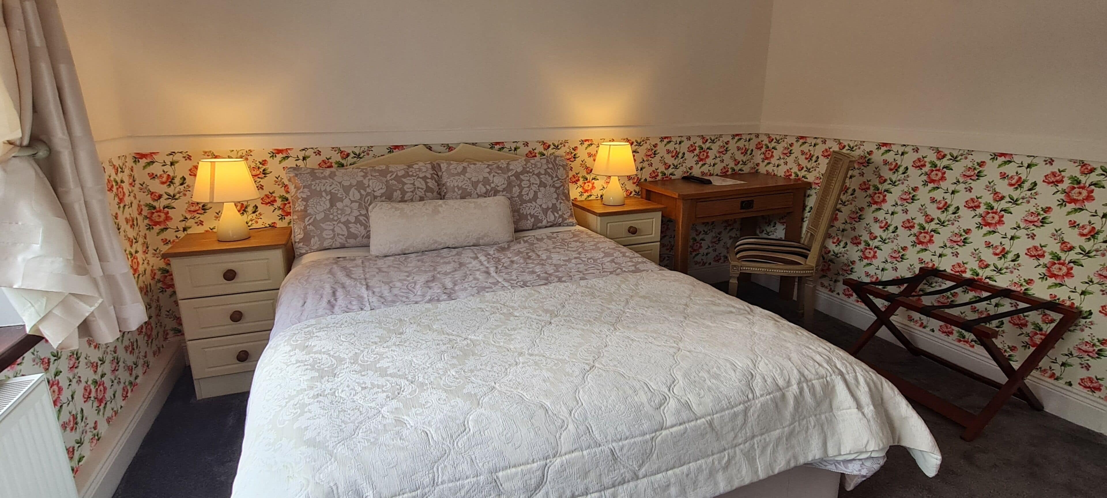 Chambre Double, salle de bains attenante