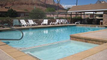 Alberca al aire libre por temporada