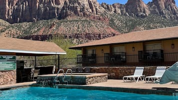 Alberca al aire libre por temporada