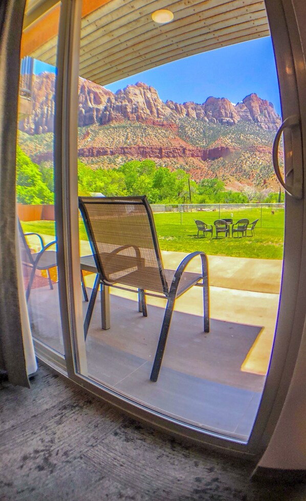View from room - Bumbleberry Inn (Springdale)