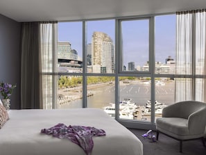Premium bedding, Tempur-Pedic beds, desk, blackout curtains - The Sebel Melbourne Docklands Hotel (Docklands)