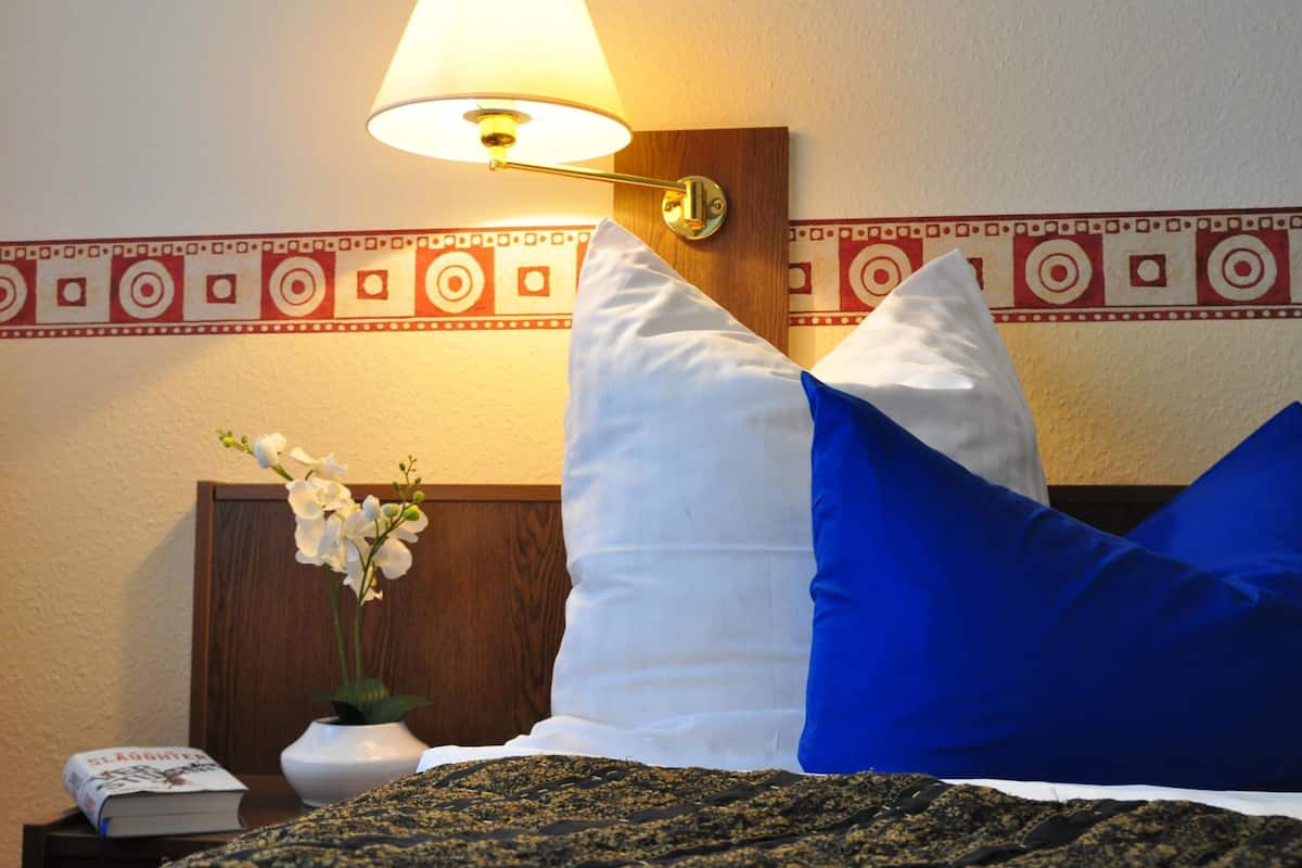 desk, free cots/infant beds, free wifi, bed sheets