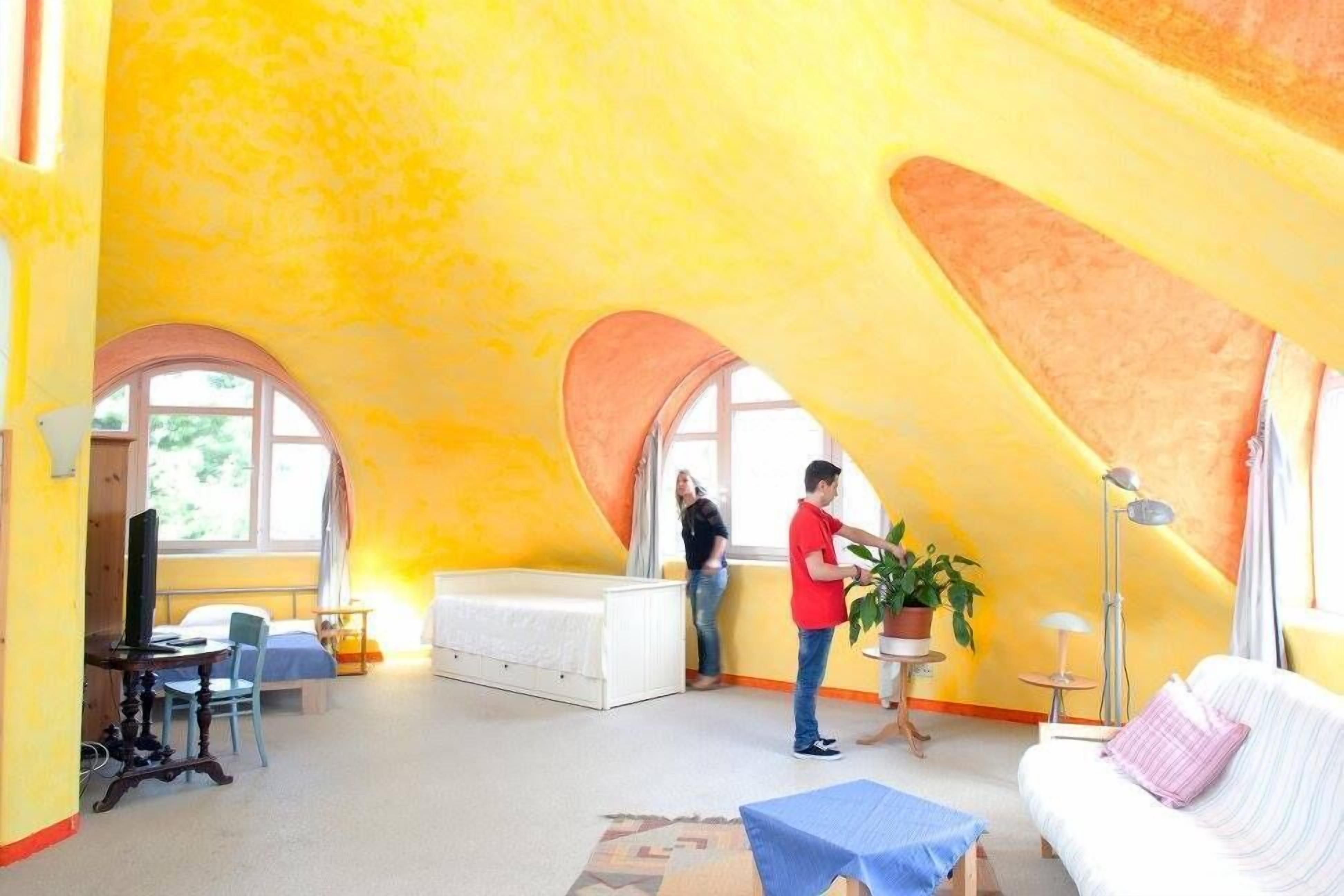 triple room | hypo-allergenic bedding, individually decorated, desk, blackout curtains