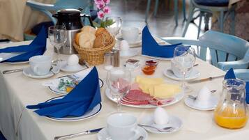 Daily buffet breakfast (EUR 12.9 per person)