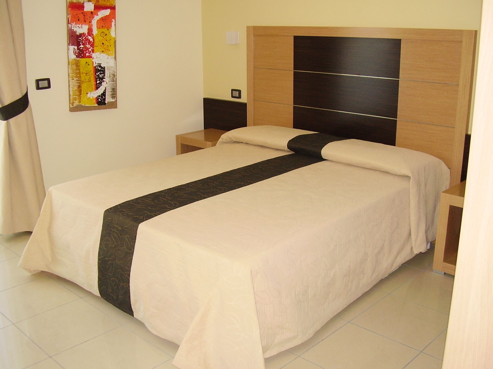 In-room safe, desk, soundproofing, bed sheets