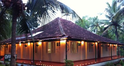 Palm Grove Service Villa