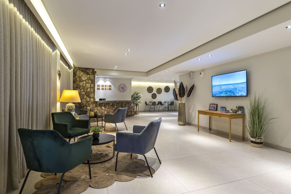 Single Room | Lobby