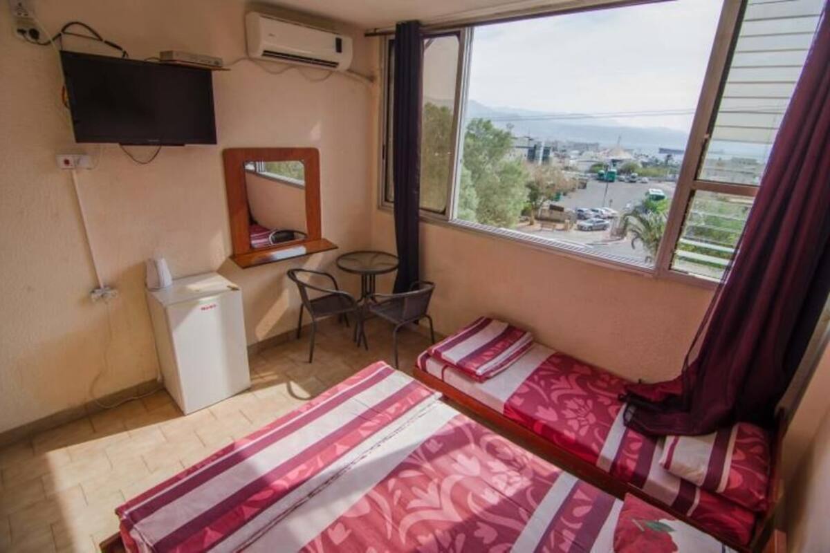 Premium bedding, free WiFi