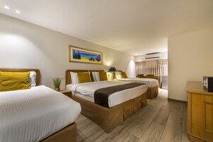 Quadruple Room | Premium bedding, free WiFi