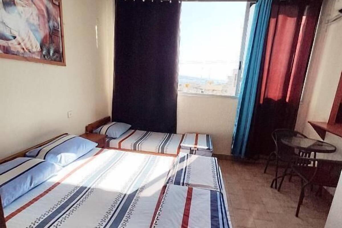 Premium bedding, free WiFi