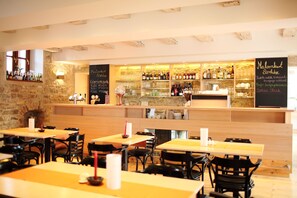 Breakfast, lunch and dinner served - Hotel Historia Malomkert (Veszprem)