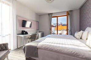 Premium bedding, pillow-top beds, minibar, in-room safe - Hotel Historia Malomkert (Veszprem)