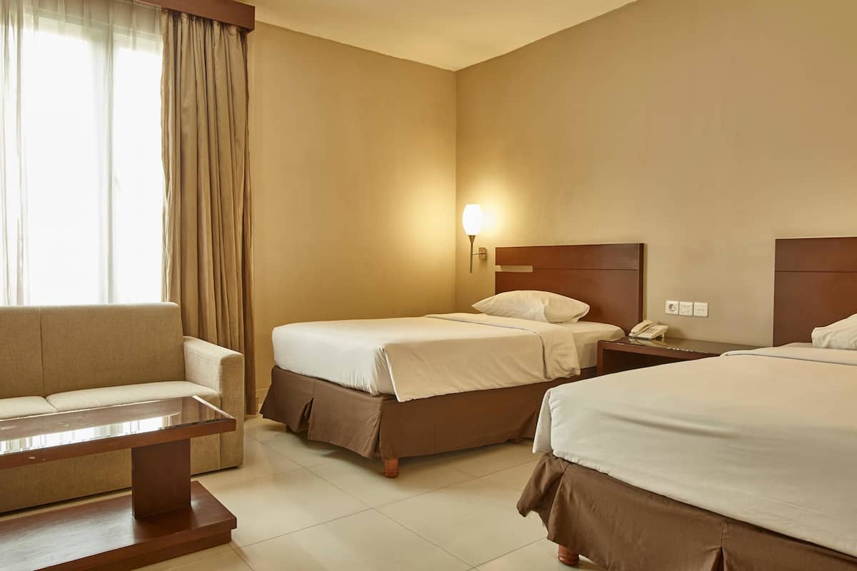 In-room safe, desk, free WiFi, bed sheets