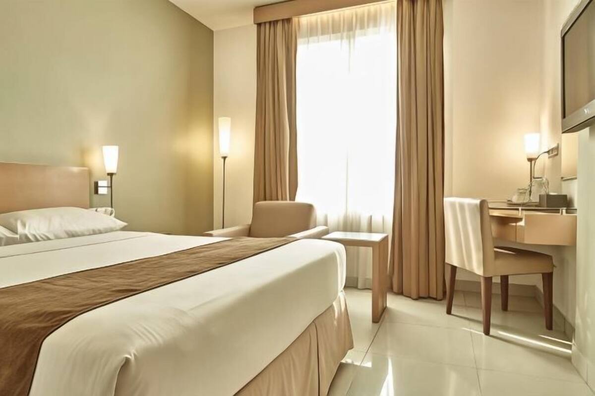 In-room safe, desk, free WiFi, bed sheets