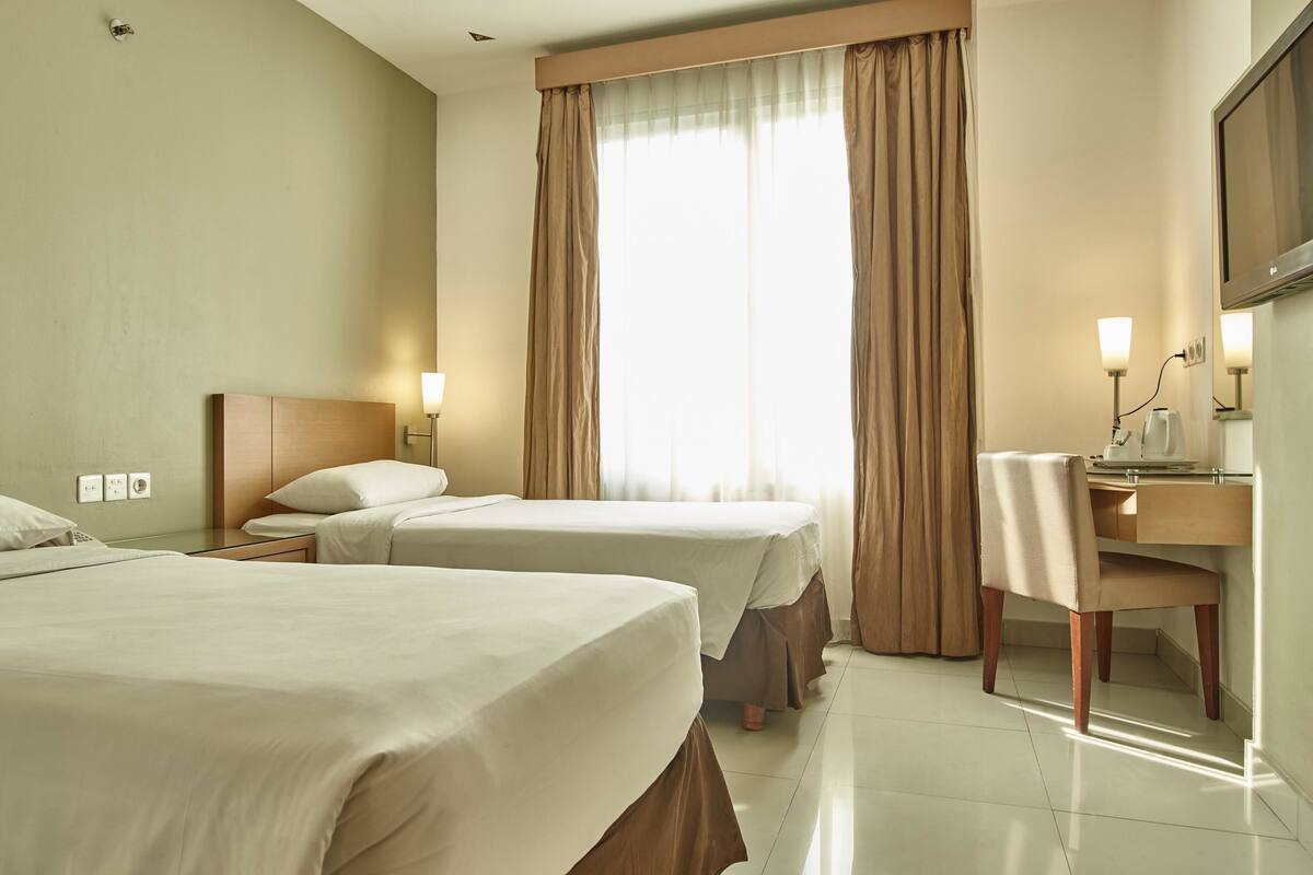 In-room safe, desk, free WiFi, bed sheets