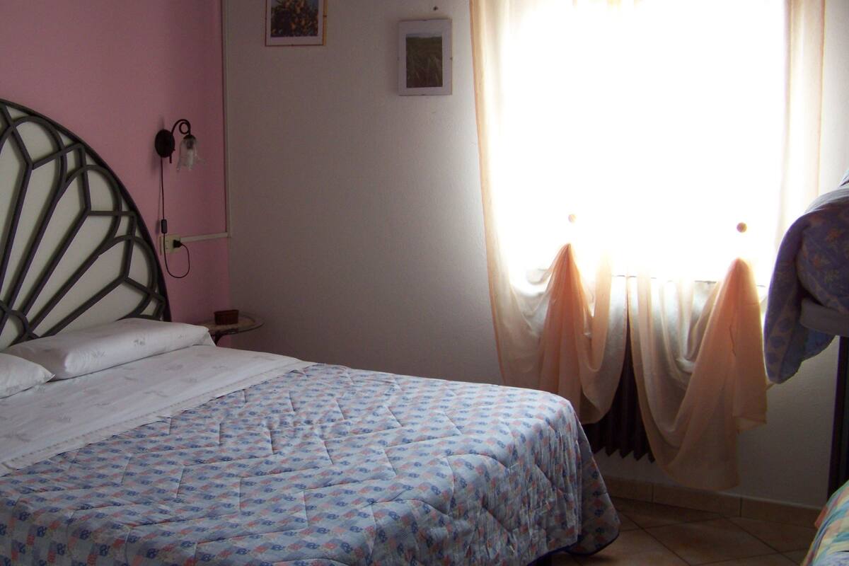 Desk, cots/infant beds, rollaway beds, free WiFi