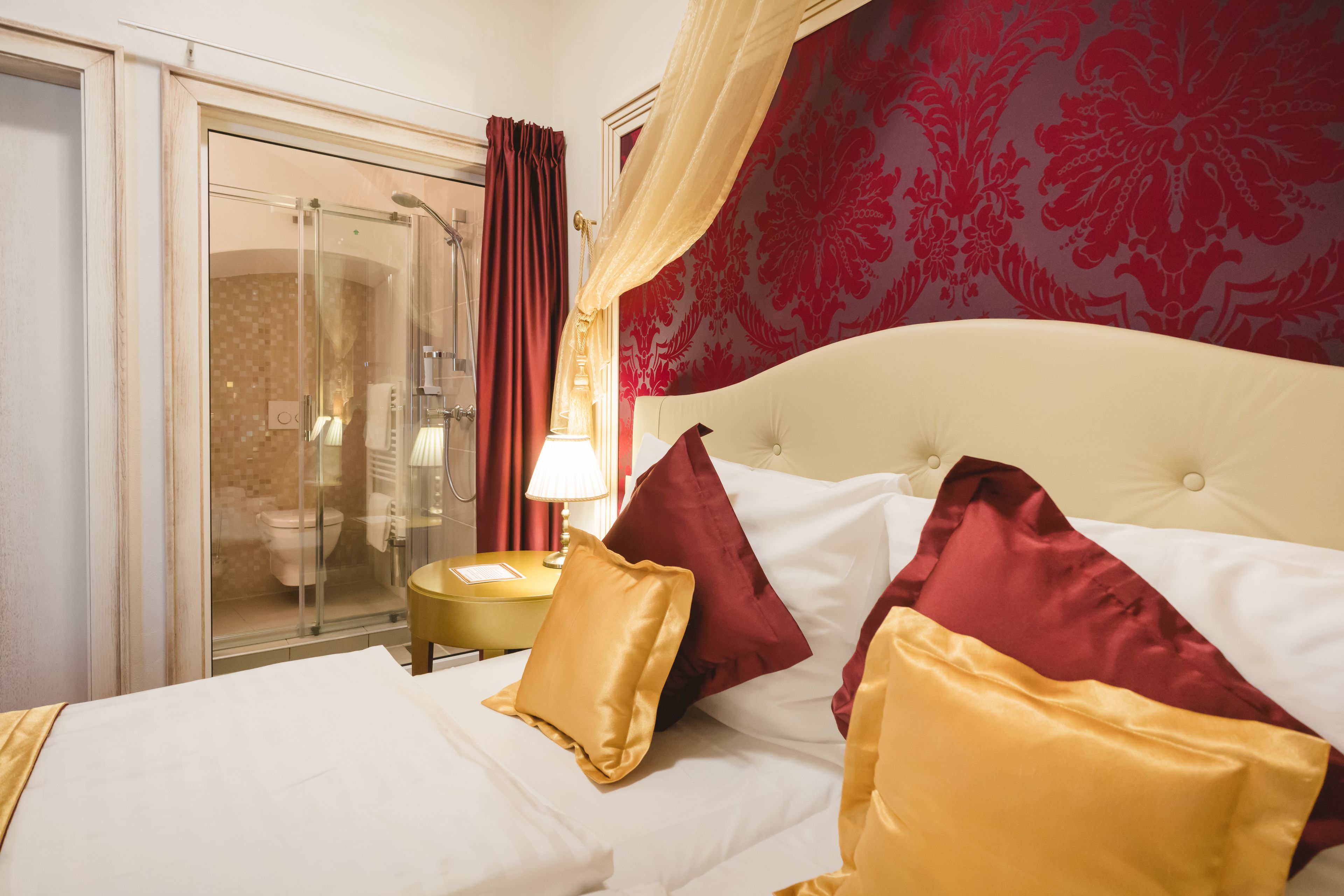 Minibar, in-room safe, desk, iron/ironing board