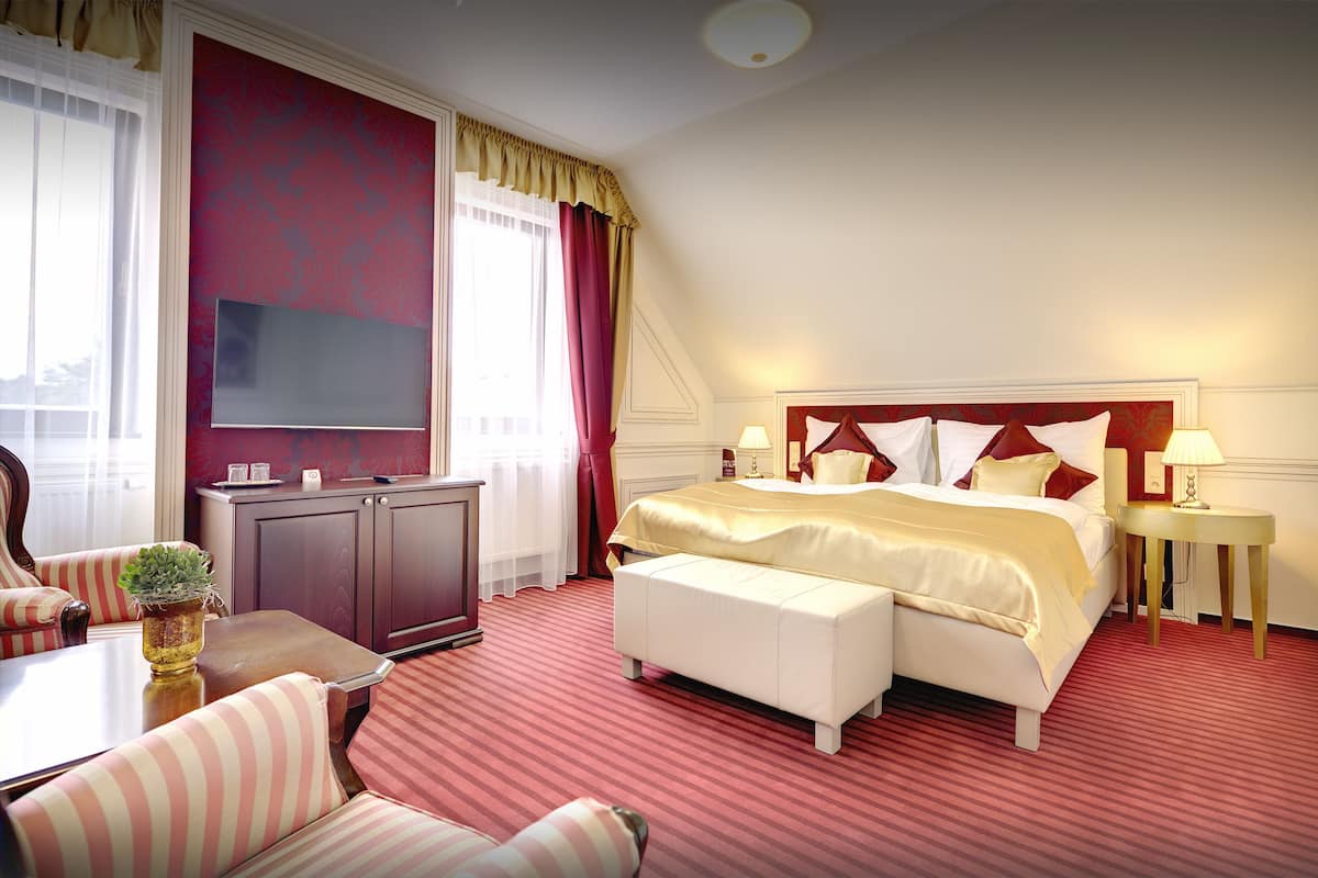 minibar, in-room safe, desk, iron/ironing board