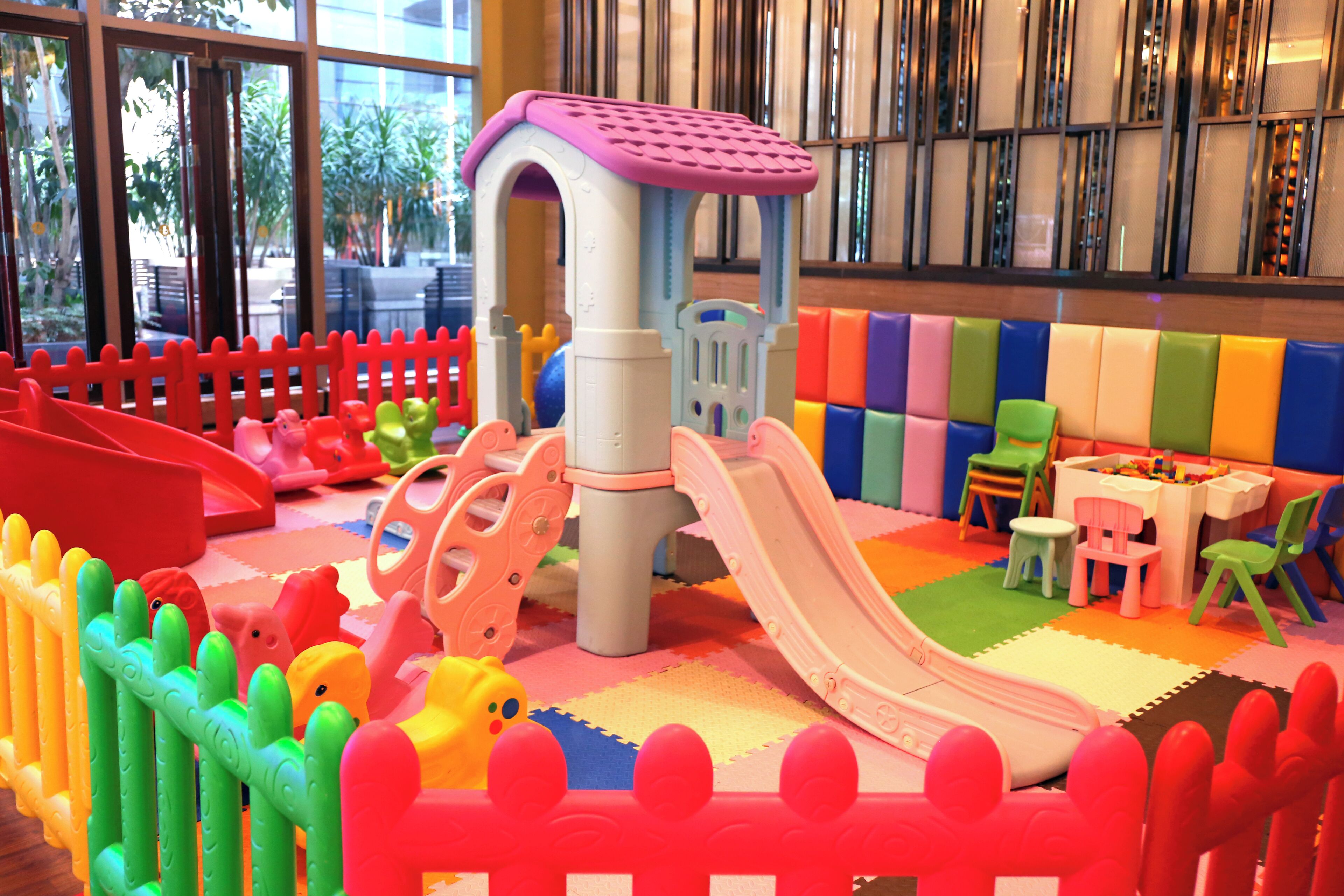 daily buffet breakfast (cny 118 per person)