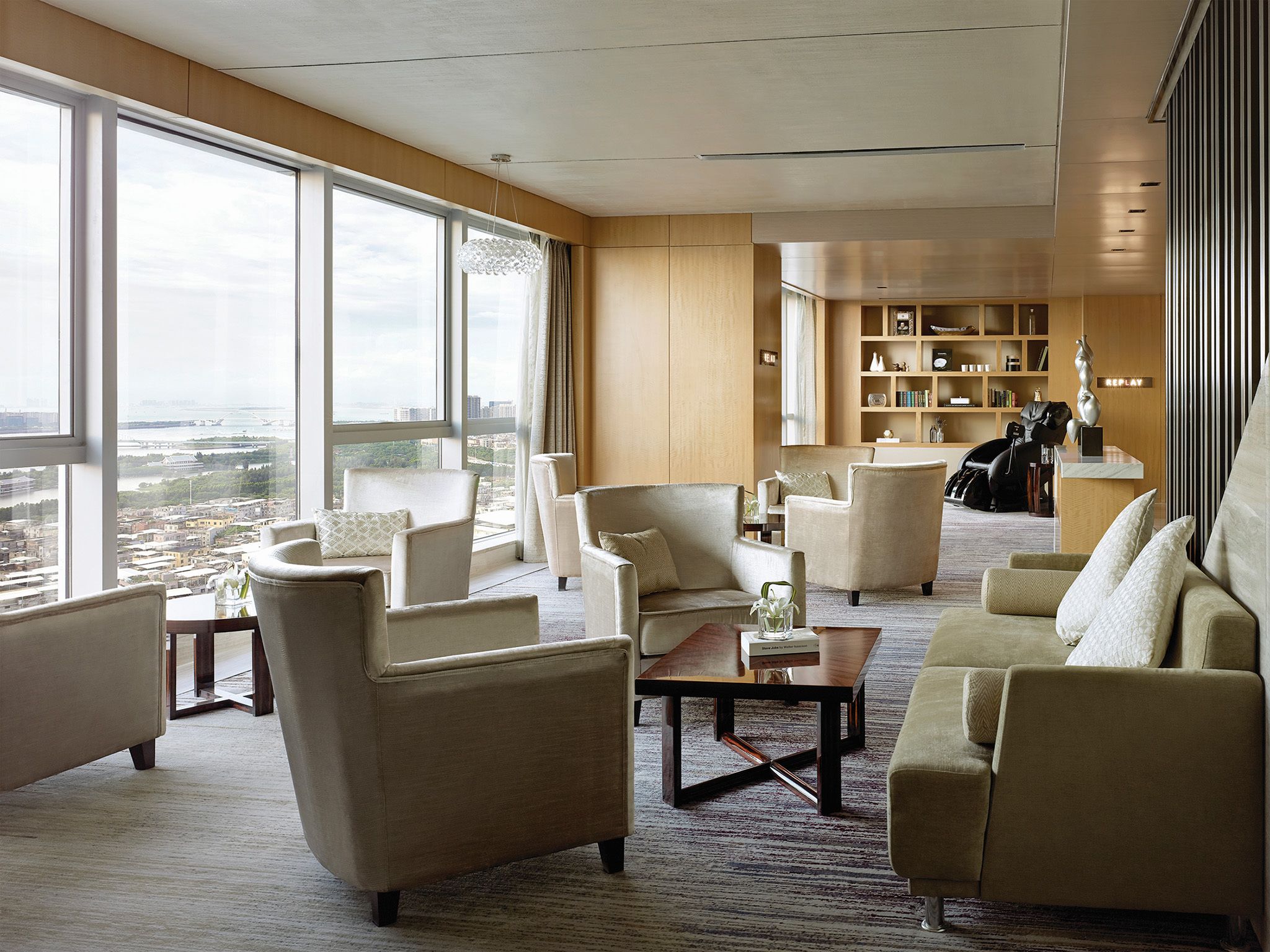 lobby lounge, al fresco dining, open daily