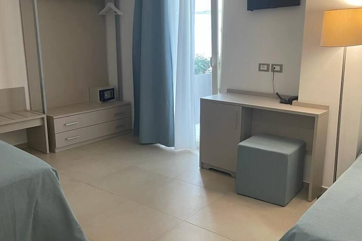 triple room | minibar, in-room safe, desk, free wifi