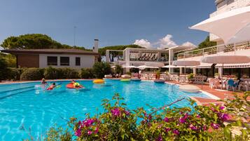 Seasonal outdoor pool