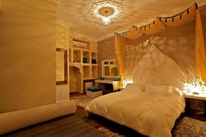 Chambre Supérieure | Draps en coton égyptien, literie de qualité supérieure, minibar