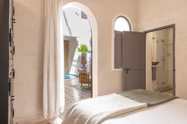 Habitación estándar doble, baño privado | Sábanas de algodón egipcio y ropa de cama de alta calidad