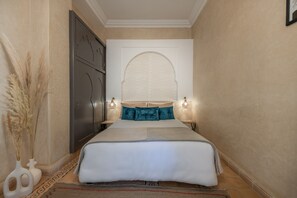 Quarto casal standard, banheiro privativo | Vista do quarto