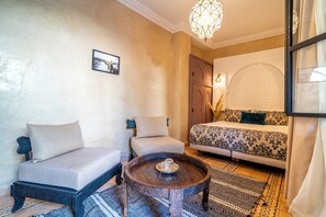 Habitación estándar doble, 3 habitaciones | Sábanas de algodón egipcio y ropa de cama de alta calidad