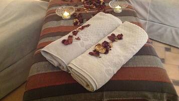 Soins corporels, gommages corporels, soins du visage