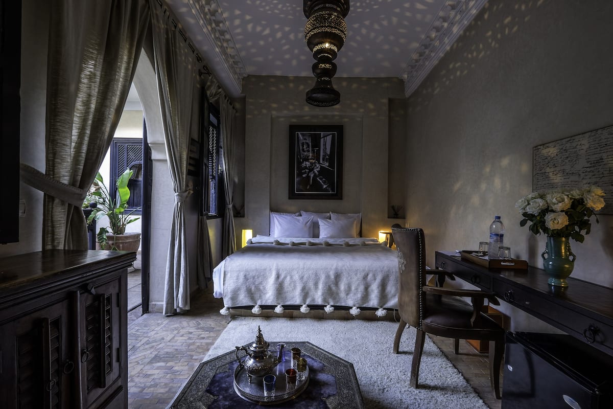 Suite, mit Bad (With Shower)