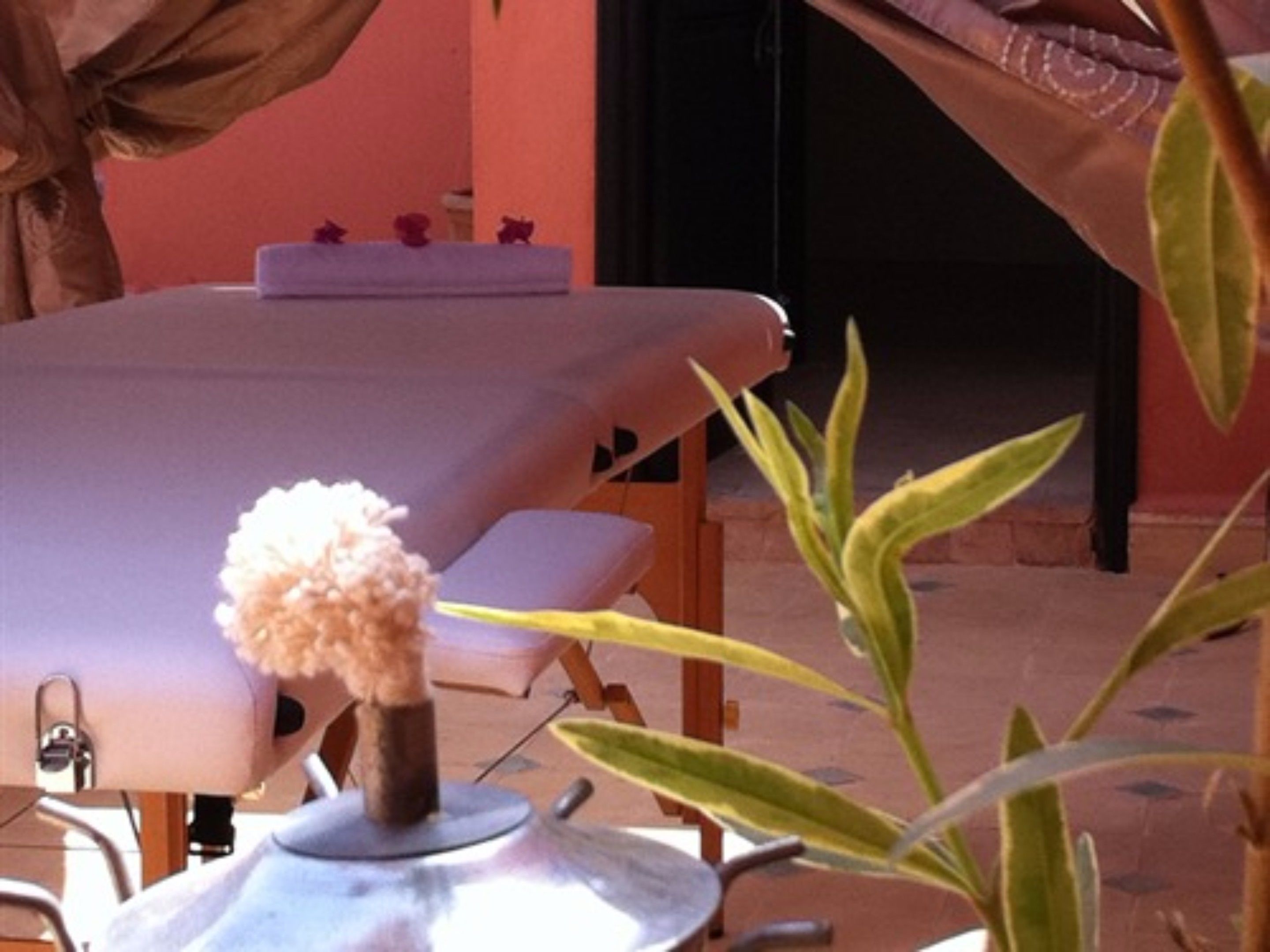 热水浴缸、按摩服务