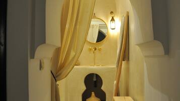 Superior Suite, Private Bathroom (El Bacha) | Bathroom sink