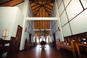 Couples treatment rooms, body treatments, aromatherapy