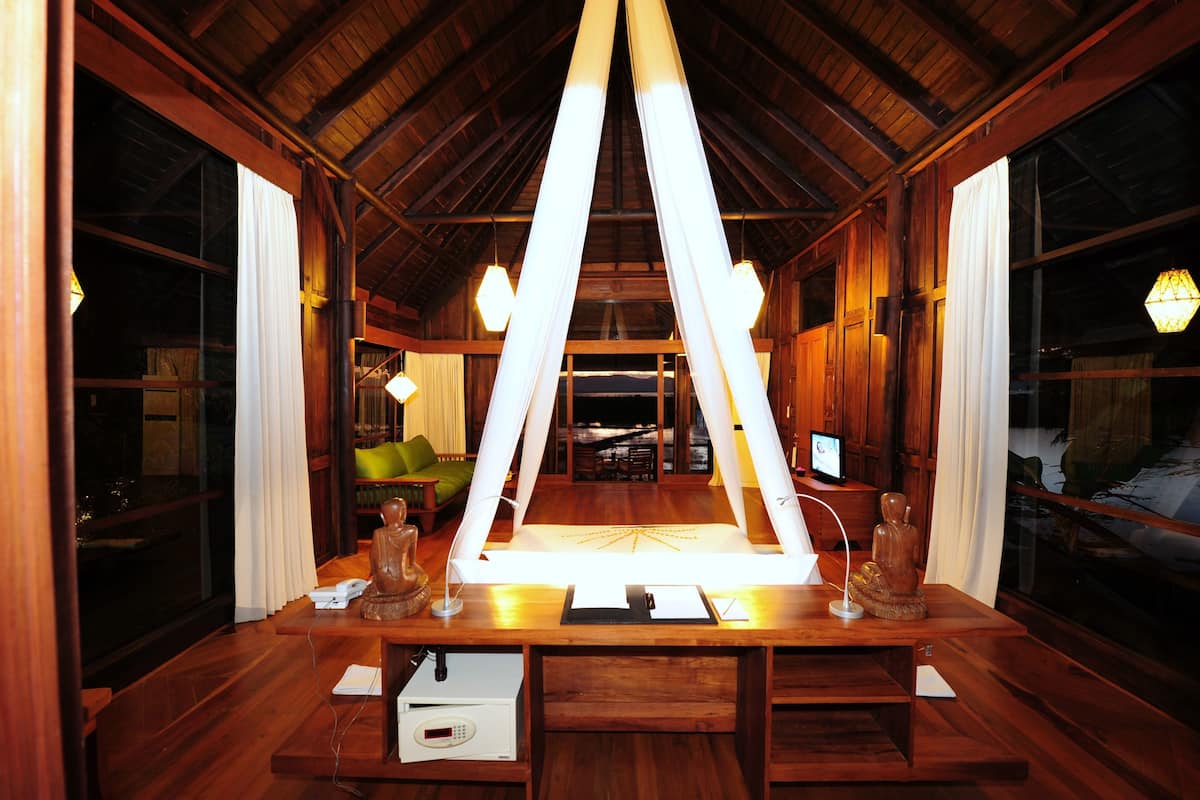 lake front single villa | view from room