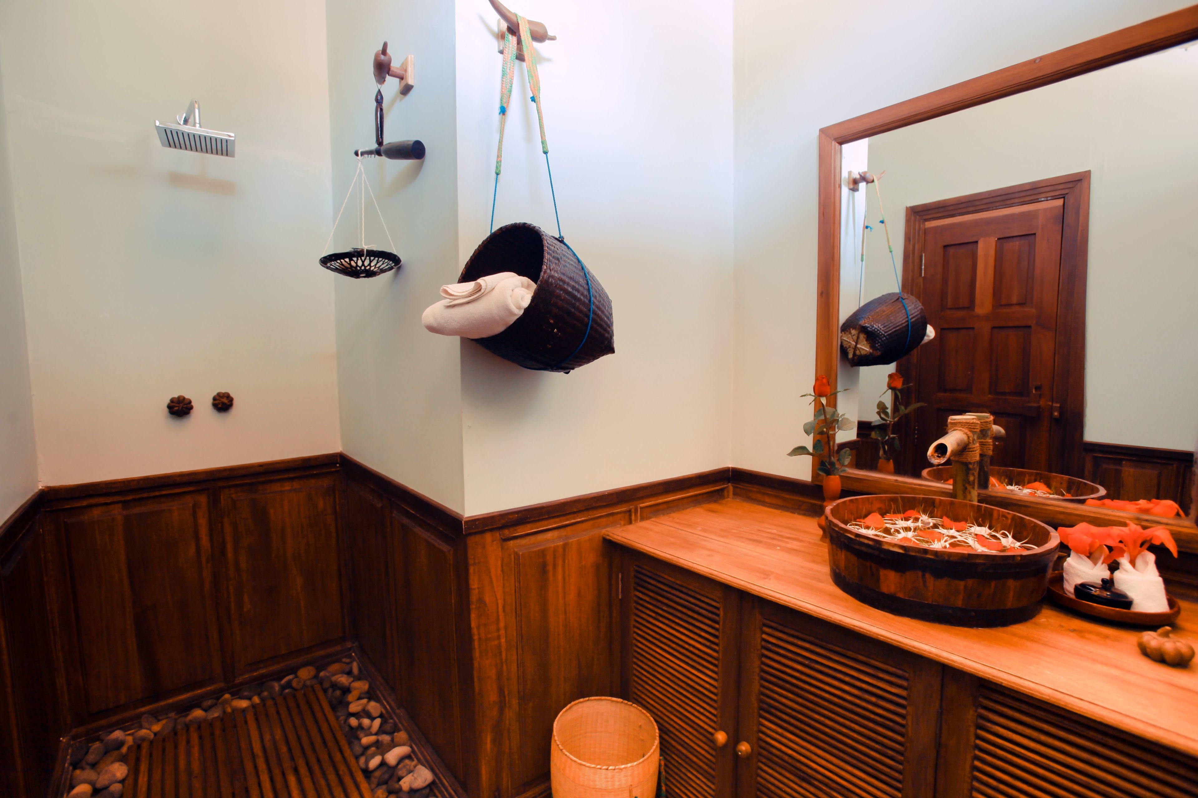 couples treatment room(s), body treatments, aromatherapy