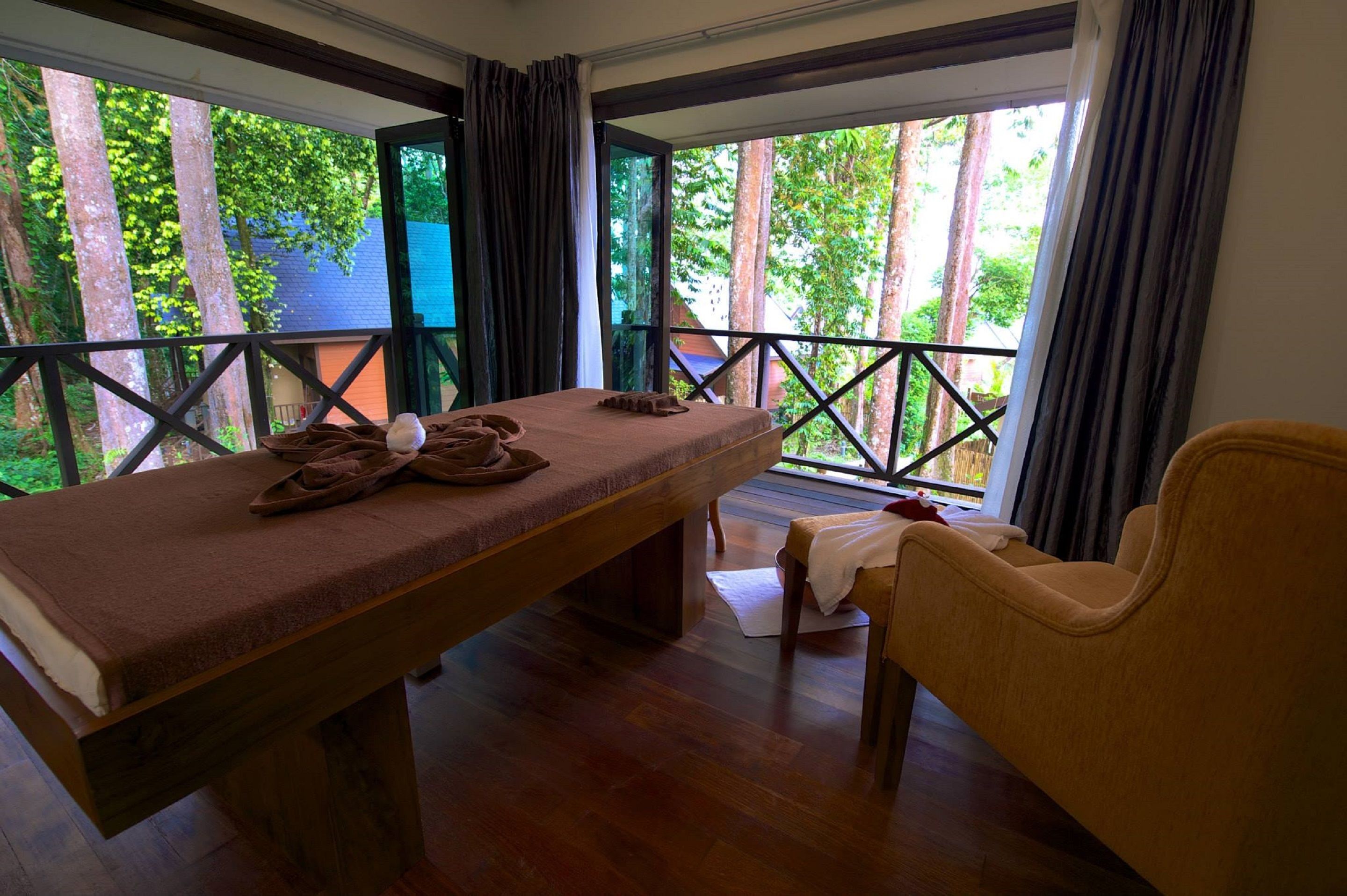 body treatments, aromatherapy, body scrubs, facials