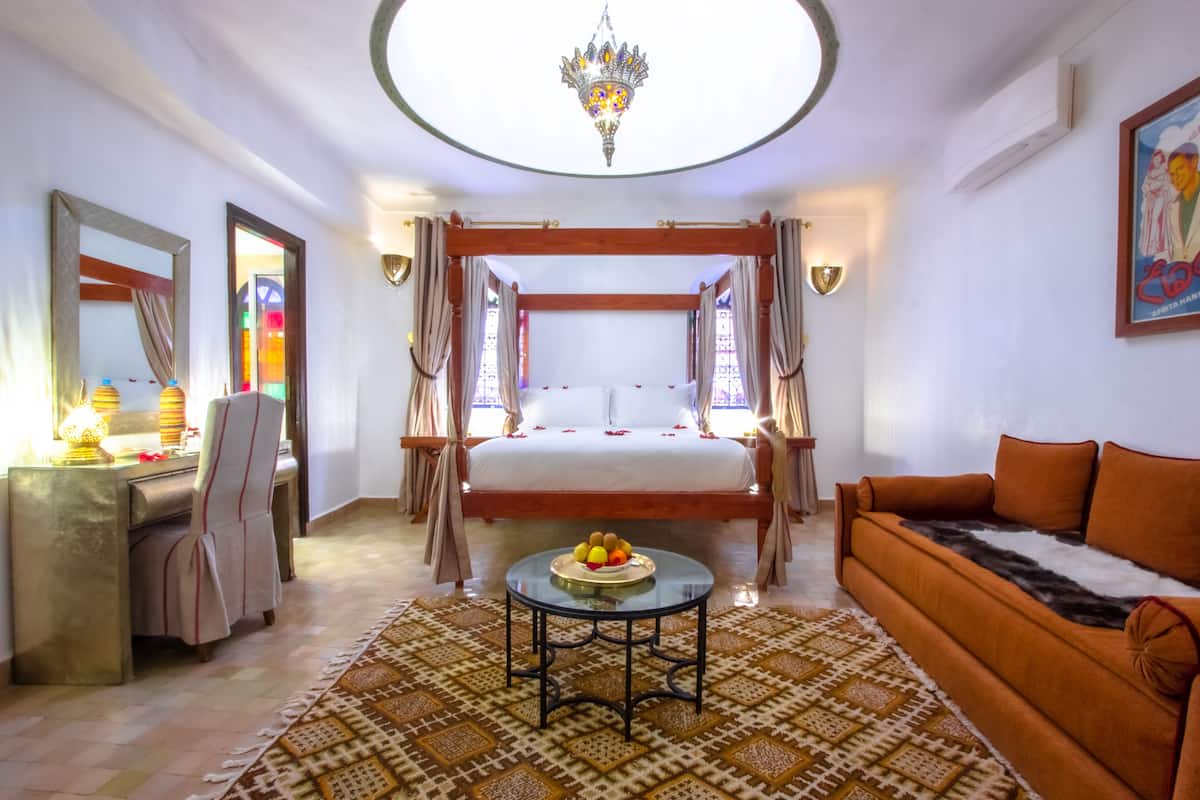 Romantic Suite, 1 Double Bed | 1 bedroom, premium bedding, free minibar items, in-room safe