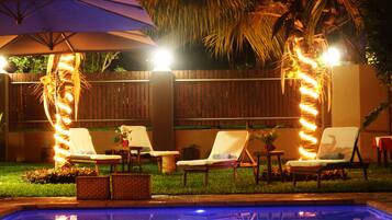 حمّام سباحة خارجي