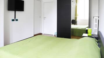 Double Room, Ensuite | Individually decorated, desk, laptop workspace, blackout drapes