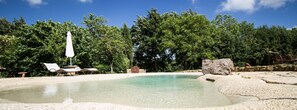 Piscine extérieure, piscine naturelle, cabanons gratuits