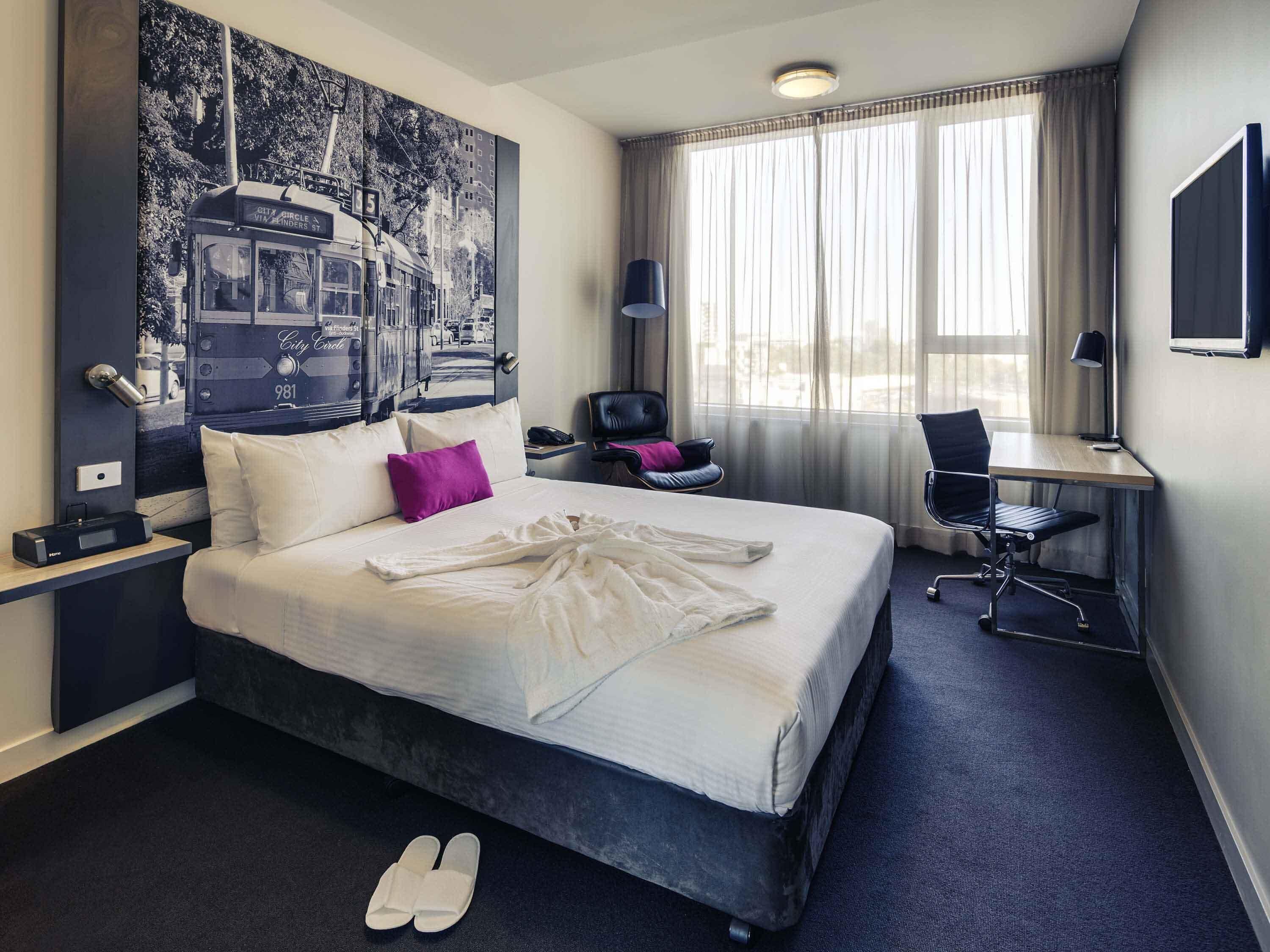Privilege, Studio, 1 Queen Bed | Minibar, in-room safe, desk, blackout curtains