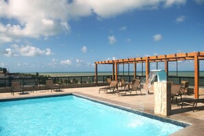 Outdoor pool, sun loungers - Nord Class Marinas (Joao Pessoa)