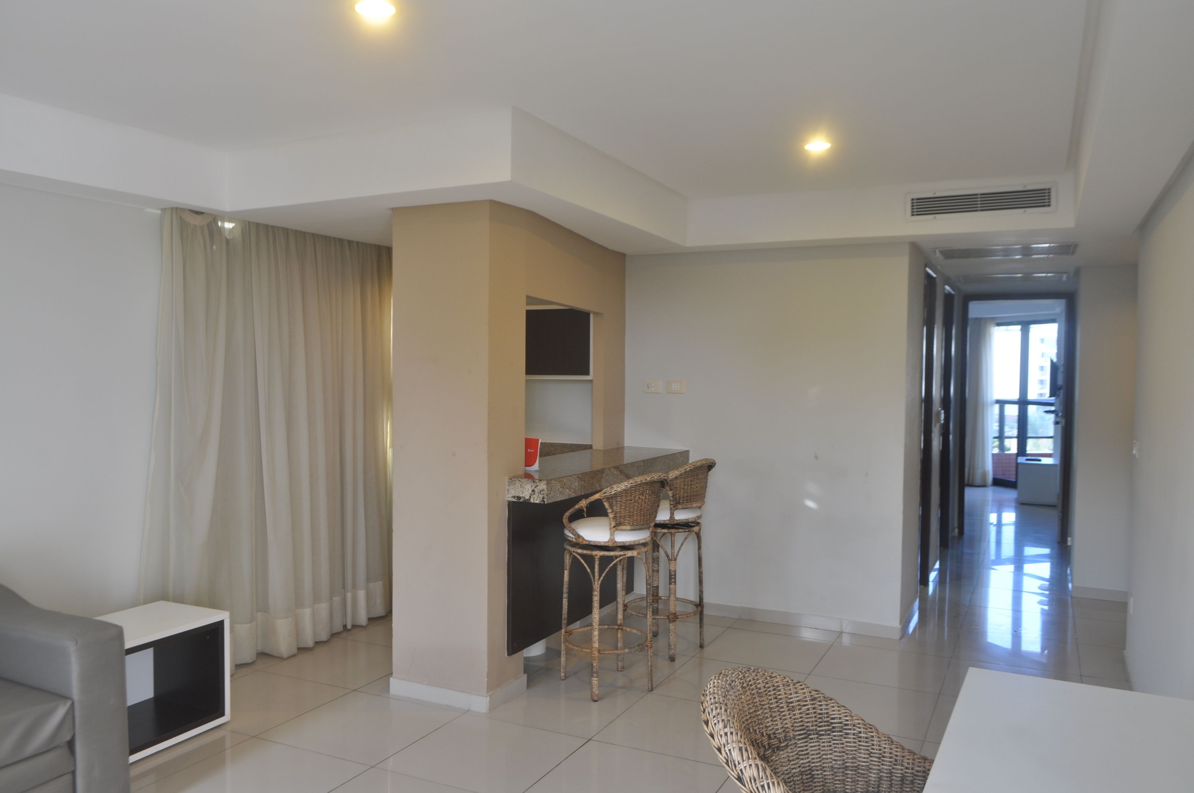 Deluxe Room, Balcony | Living room