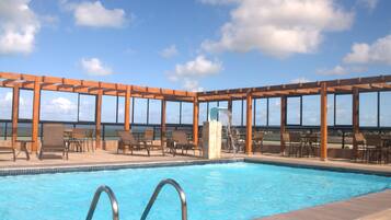 Outdoor pool, sun loungers