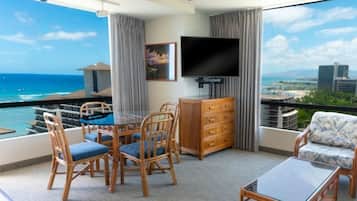Suite estándar, 1 habitación, 2 baños | 1 habitación, caja de seguridad en la habitación y muebles diferentes