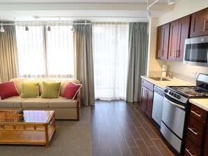 In-room safe, individually furnished, blackout curtains - The Imperial Hawaii Resort (Honolulu)